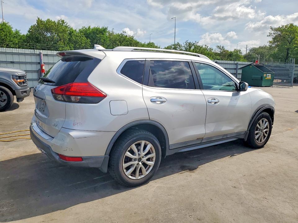 Photo 3 from auction – 2017 NISSAN ROGUE with VIN 5N1AT2MT8HC868197