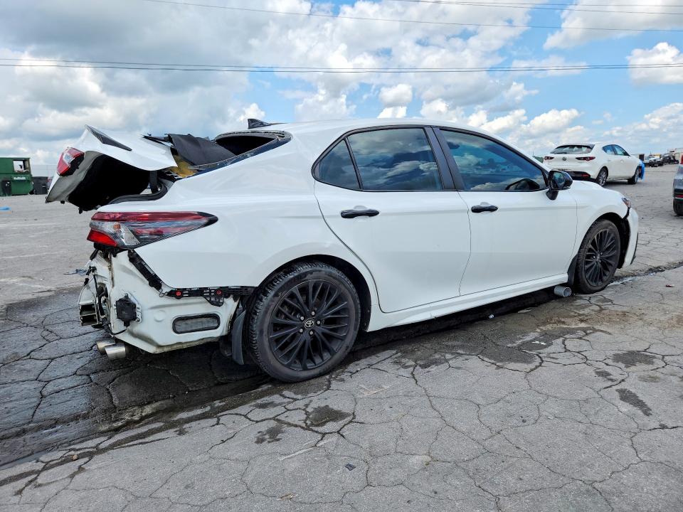 Снимка 3 от търг – 2022 TOYOTA CAMRY с VIN 4T1T11BK5NU061600
