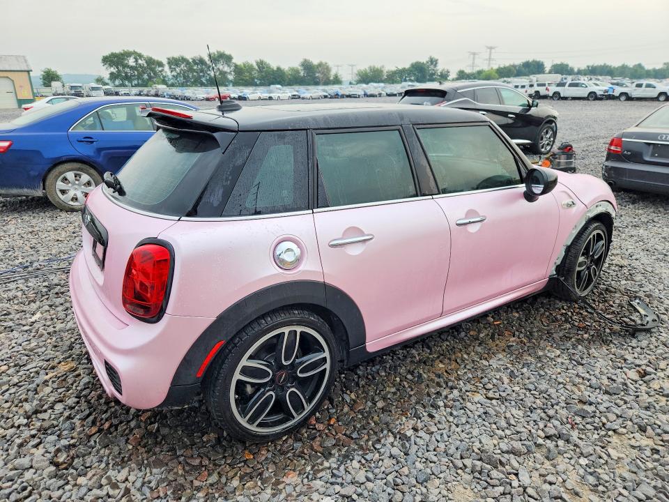 Foto 3 de la subasta – 2021 MINI COOPER con VIN WMWXU9C04M2M97693