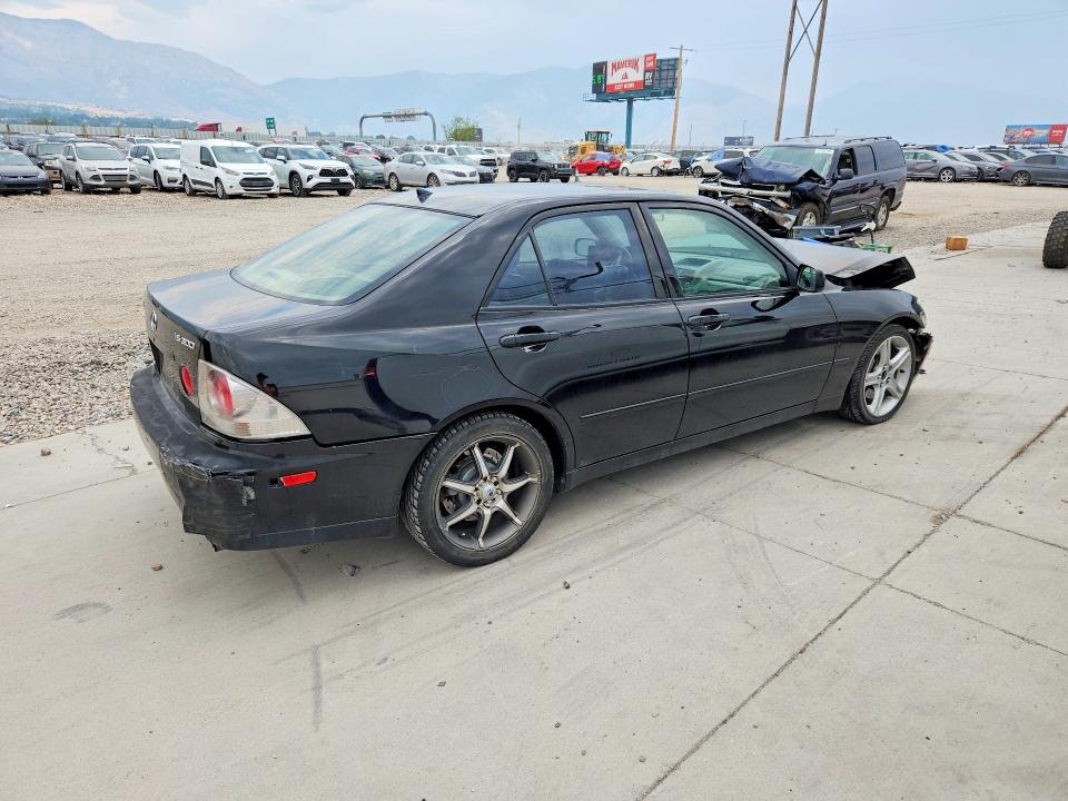 Photo 3 from auction – 2001 LEXUS IS with VIN JTHBD182310001183