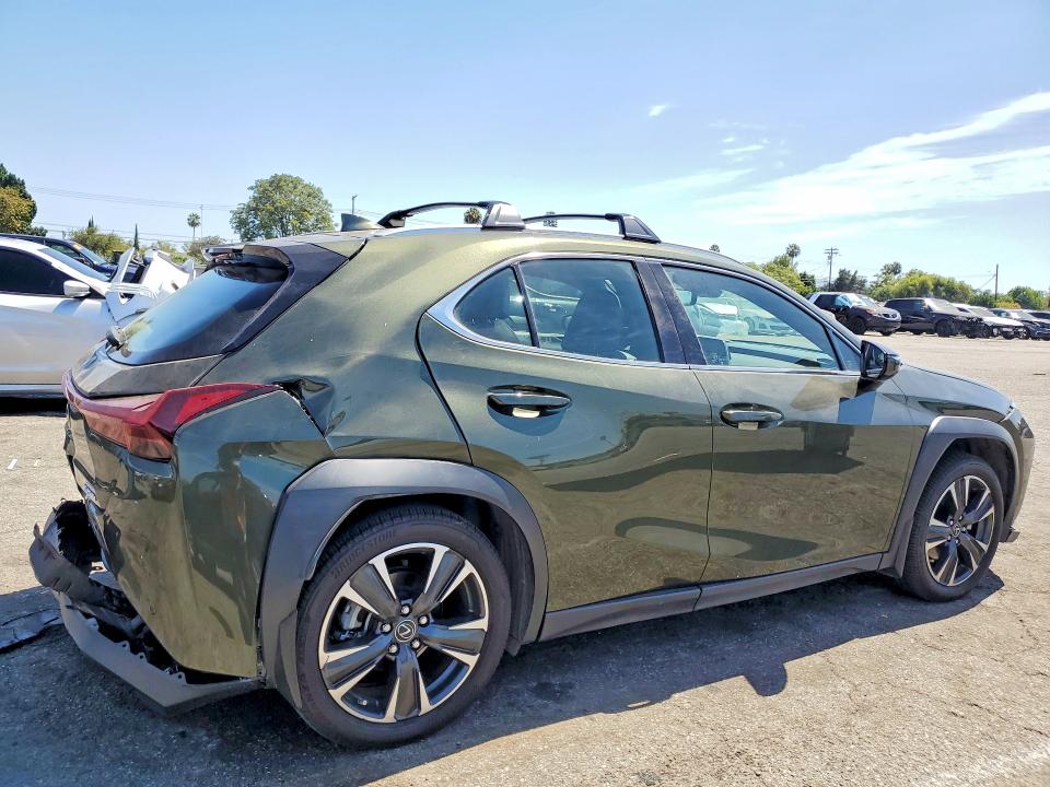 Photo 3 from auction – 2023 LEXUS UX 250H with VIN JTHX6JBH4P2150647