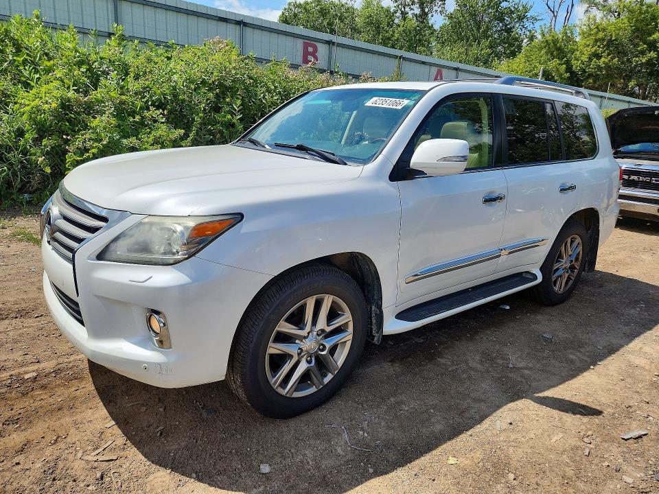 2013 LEXUS LX