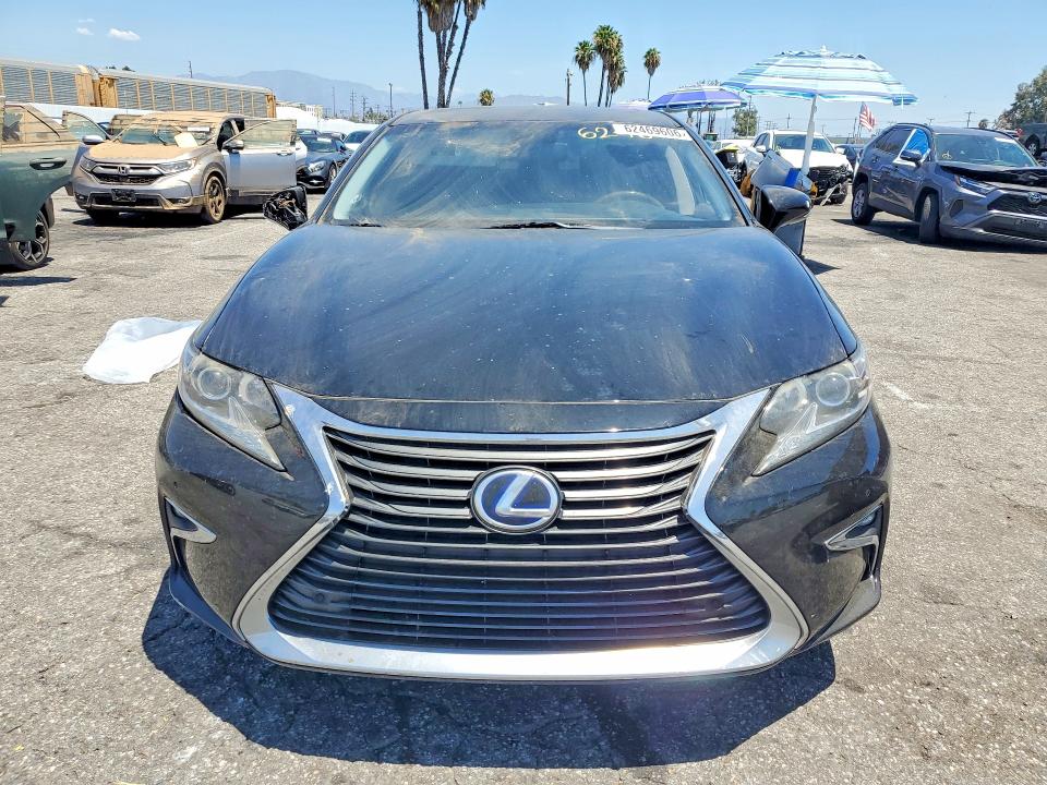 Foto 5 de la subasta – 2016 LEXUS ES con VIN JTHBW1GG3G2107802