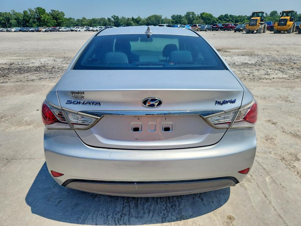 Photo 6 from auction – 2011 HYUNDAI SONATA with VIN KMHEC4A46BA004567
