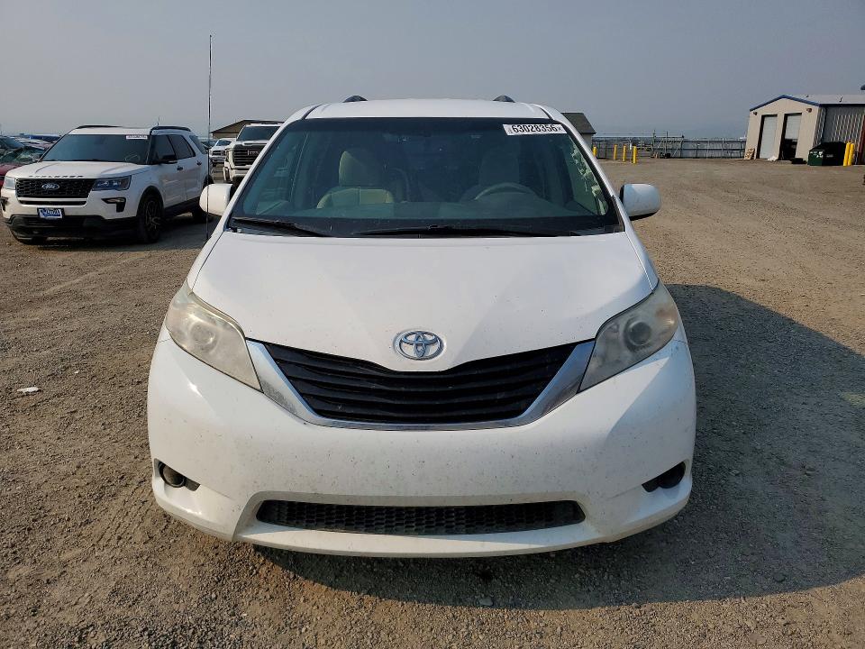 Photo 5 from auction – 2013 TOYOTA SIENNA with VIN 5TDKK3DC8DS337351