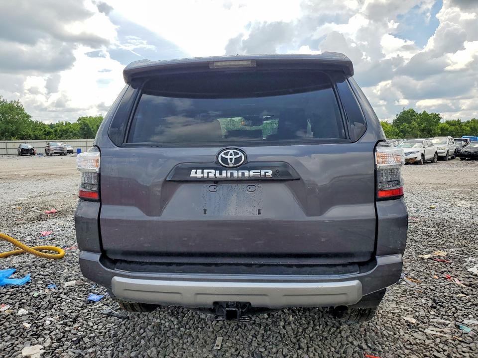 Photo 6 from auction – 2022 TOYOTA 4RUNNER with VIN JTERU5JRXN6016907