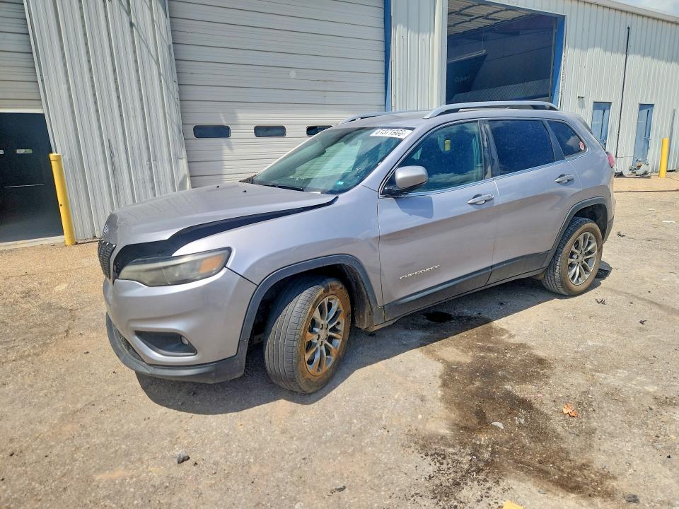 JEEP CHEROKEE 2019 with VIN 1C4PJLLB1KD264687 - Photo from auction