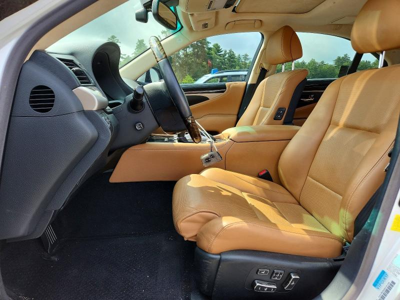 Photo 7 from auction – 2017 LEXUS LS with VIN JTHBL5EF9H5143889