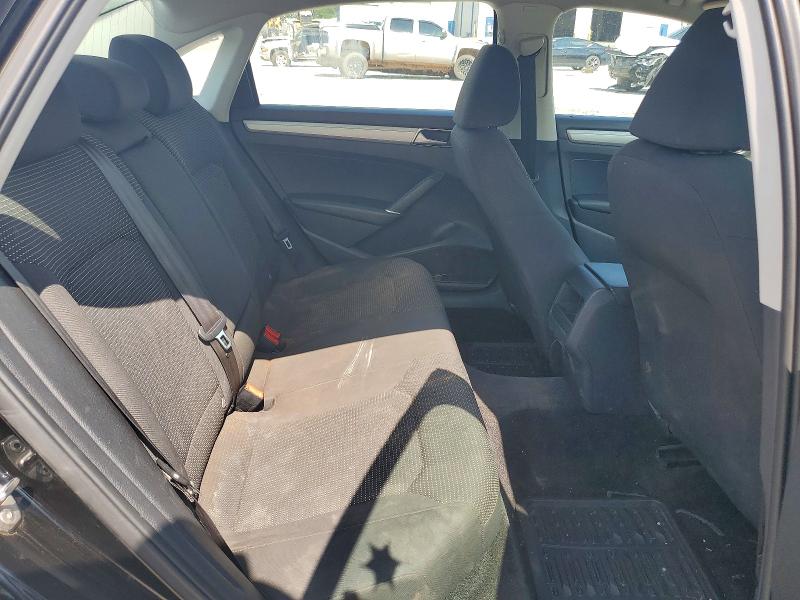 Photo 10 from auction – 2016 VOLKSWAGEN PASSAT with VIN 1VWAT7A33GC010489