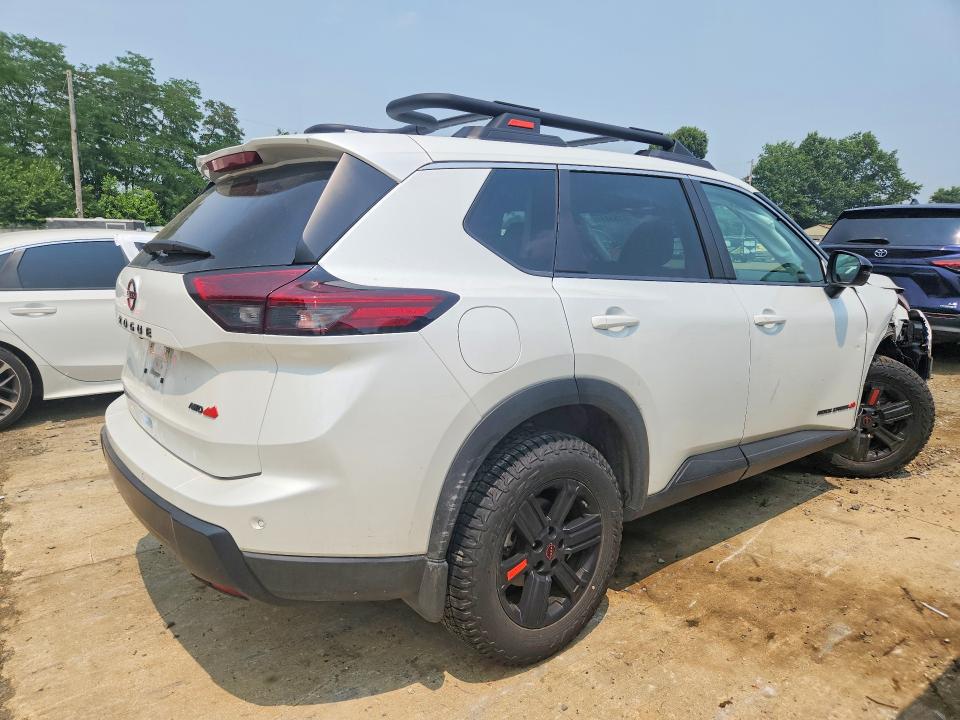 Photo 3 from auction – 2025 NISSAN ROGUE with VIN 5N1BT3BB5SC828381