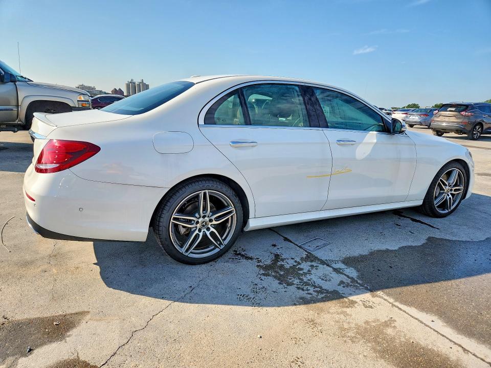 Photo 3 from auction – 2019 MERCEDES-BENZ E with VIN WDDZF4JB9KA513179