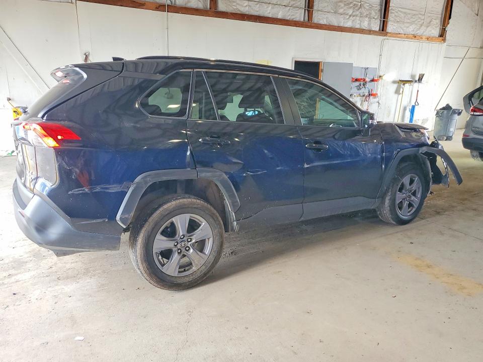 Photo 3 from auction – 2022 TOYOTA RAV4 with VIN 2T3P1RFV7NC263433