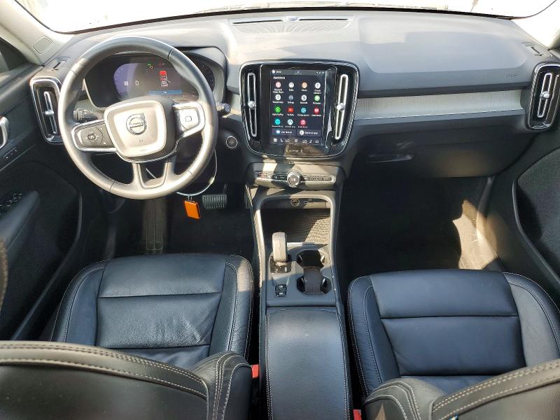 Photo 8 from auction – 2023 VOLVO XC40 with VIN YV4L12UK0P2951022