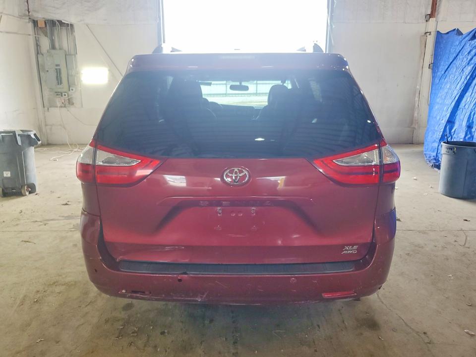 Photo 6 from auction – 2017 TOYOTA SIENNA with VIN 5TDDZ3DC2HS173332