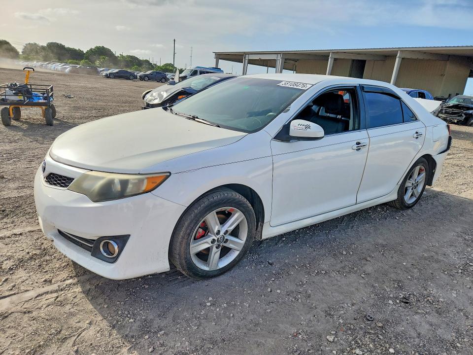 TOYOTA CAMRY 2014 with VIN 4T1BF1FK4EU375441 - Photo from auction