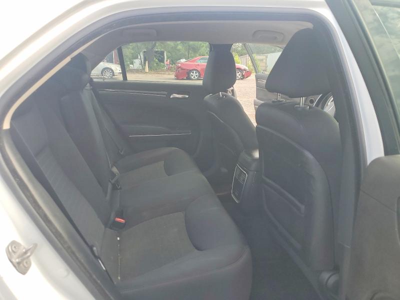 Photo 10 from auction – 2018 CHRYSLER 300 with VIN 2C3CCAAG3JH279063