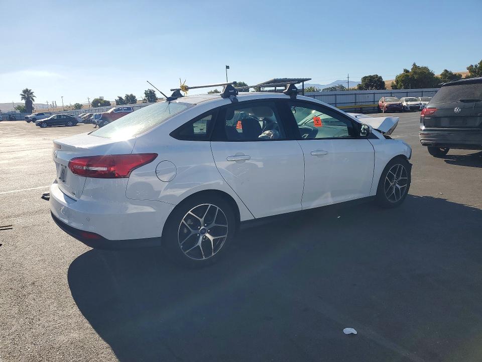 Photo 3 from auction – 2017 FORD FOCUS with VIN 1FADP3H23HL333443