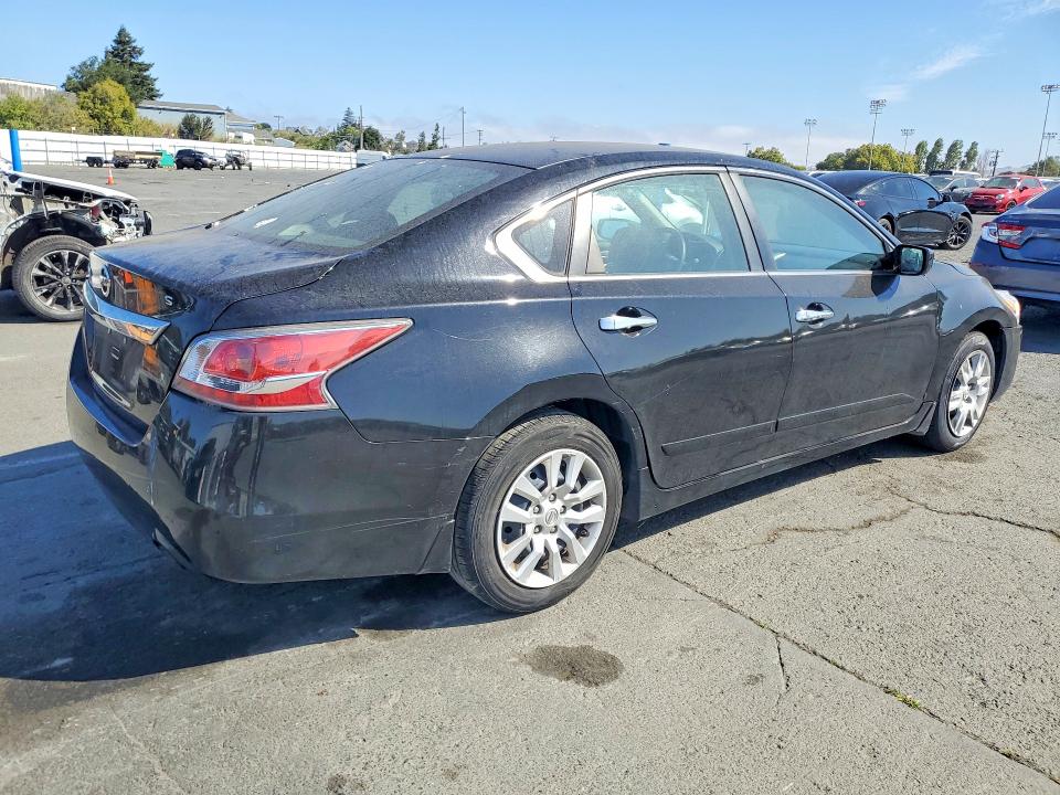 Снимка 3 от търг – 2015 NISSAN ALTIMA с VIN 1N4AL3AP5FC577340