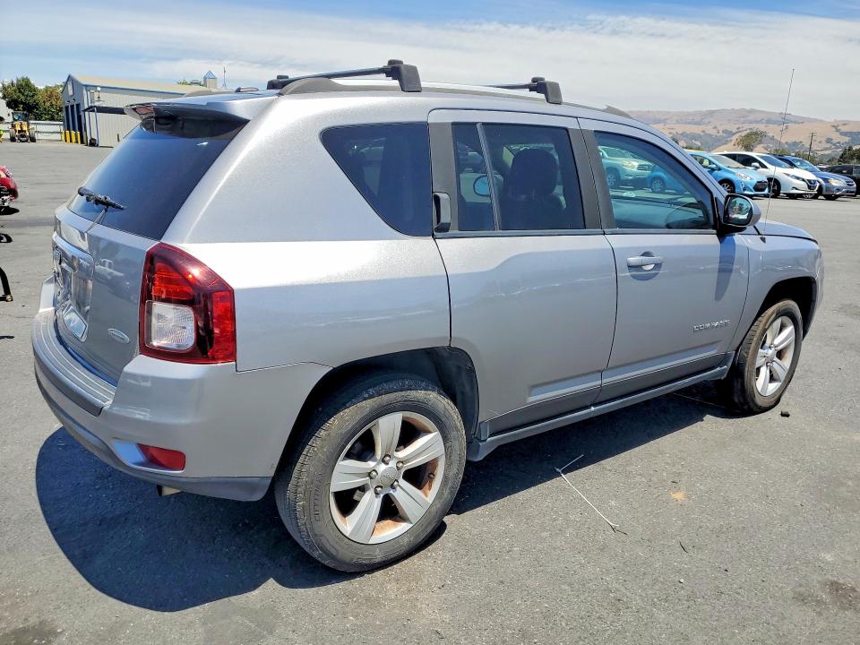 Photo 3 from auction – 2016 JEEP COMPASS with VIN 1C4NJDEB1GD631752