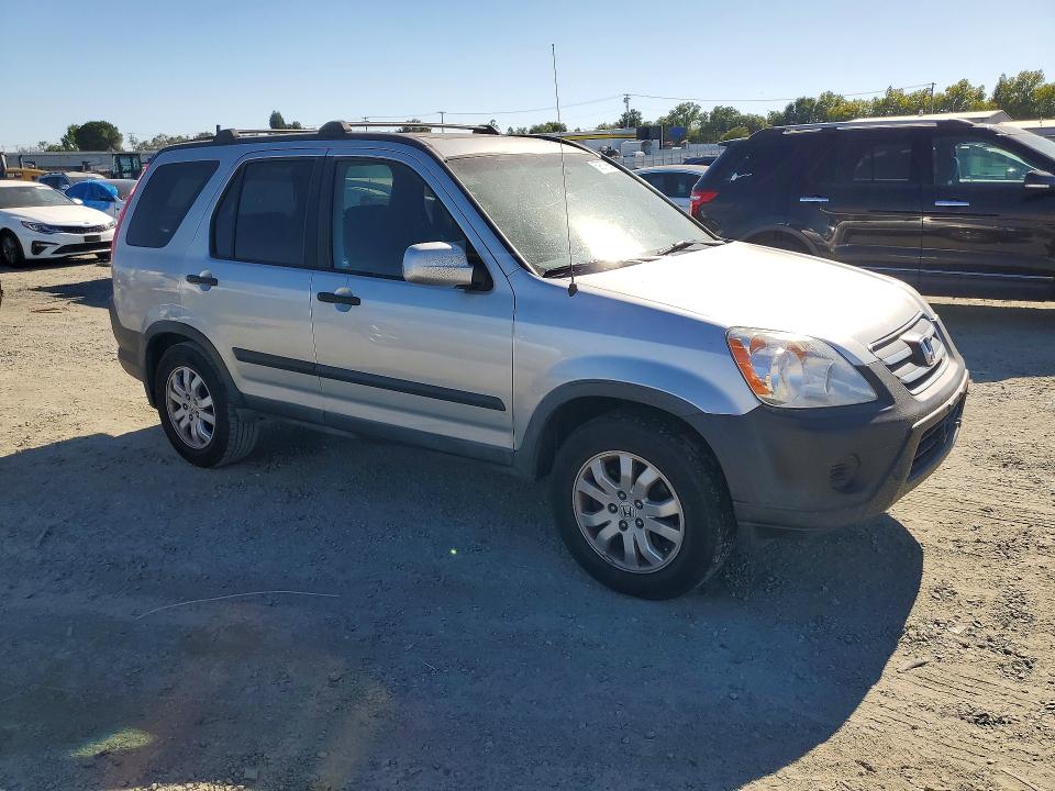 Photo 4 from auction – 2005 HONDA CR-V with VIN JHLRD78855C012149
