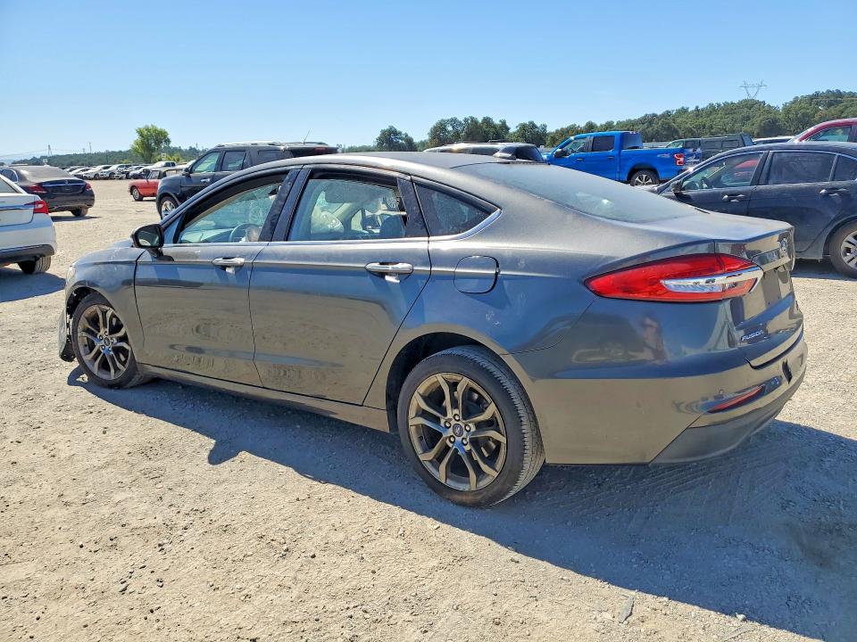 Photo 2 from auction – 2020 FORD FUSION with VIN 3FA6P0CD4LR115229