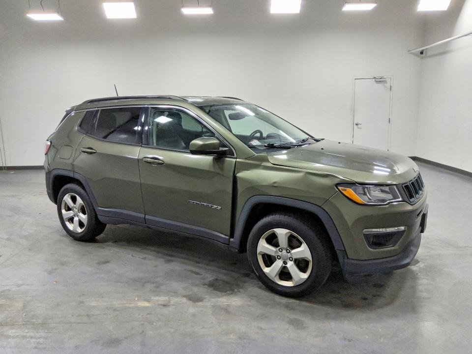 Photo 4 from auction – 2017 JEEP COMPASS with VIN 3C4NJDBBXHT672140