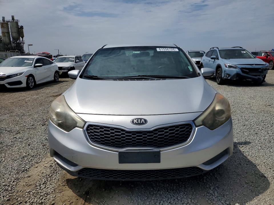 Photo 5 from auction – 2014 KIA FORTE with VIN KNAFK4A69E5175093
