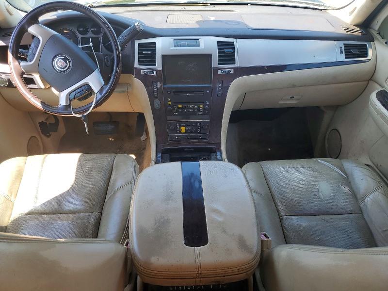 Photo 8 from auction – 2008 CADILLAC ESCALADE with VIN 1GYFK66828R119061