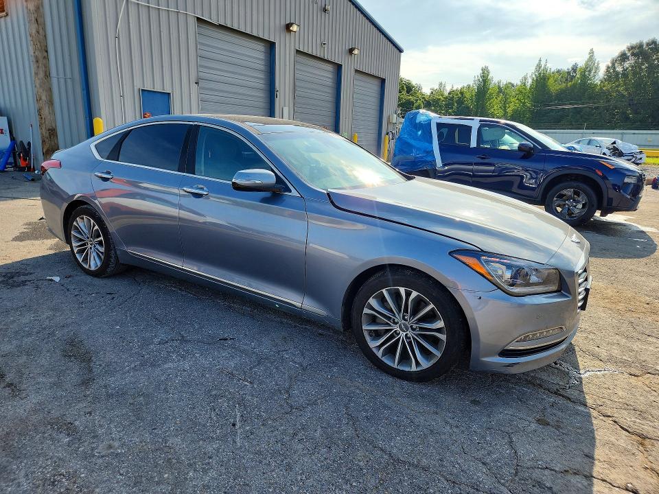 Photo 4 from auction – 2016 HYUNDAI GENESIS with VIN KMHGN4JE0GU138735