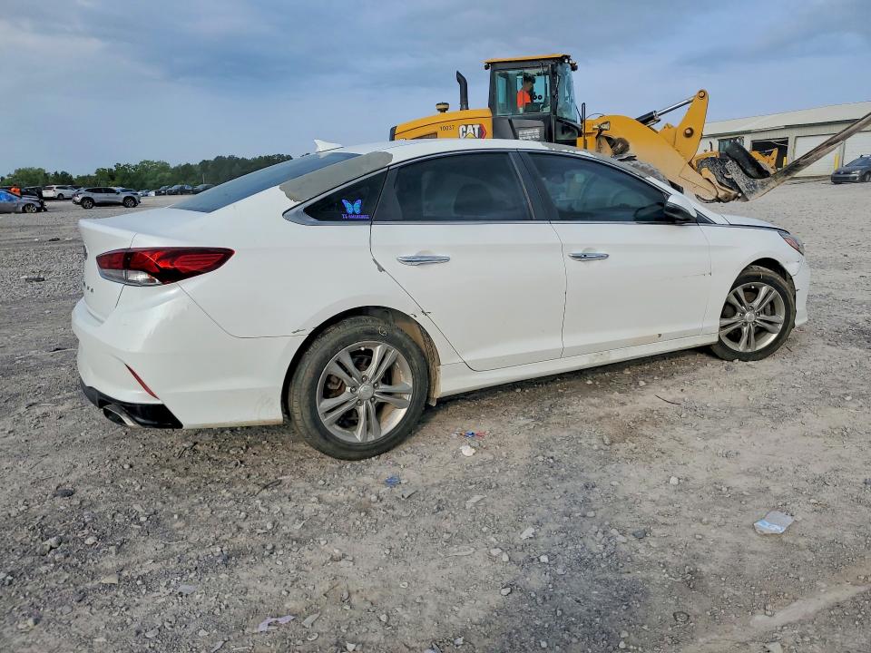 Photo 3 from auction – 2018 HYUNDAI SONATA with VIN 5NPE34AF3JH629683