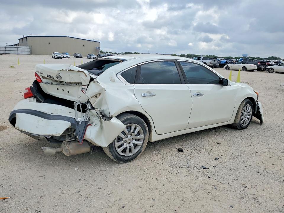 Photo 3 from auction – 2016 NISSAN ALTIMA with VIN 1N4AL3AP1GC236146