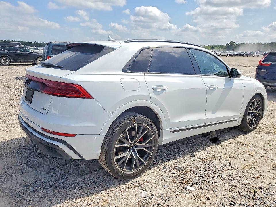 Photo 3 from auction – 2022 AUDI Q8 with VIN WA1FVBF19ND021916