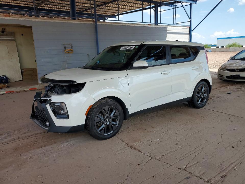 KIA SOUL 2021 with VIN KNDJ33AU8M7762343 - Photo from auction