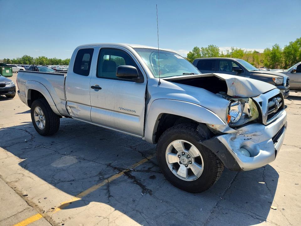 Photo 4 from auction – 2005 TOYOTA TACOMA with VIN 5TEUU42N75Z007220
