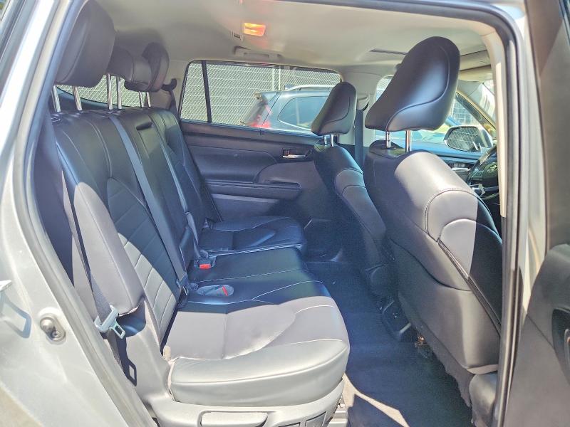 Photo 11 from auction – 2023 TOYOTA HIGHLANDER with VIN 5TDKDRAH6PS028222
