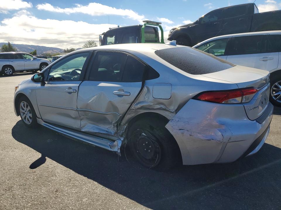 Photo 2 from auction – 2022 TOYOTA COROLLA with VIN 5YFEPMAE9NP294868