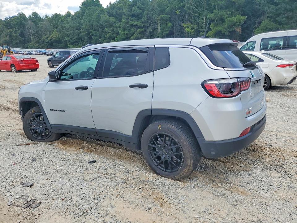 Photo 2 from auction – 2024 JEEP COMPASS with VIN 3C4NJDAN7RT158307