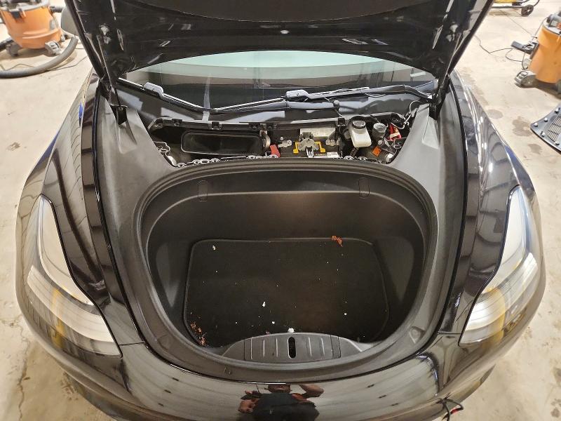 Photo 11 from auction – 2018 TESLA MODEL 3 with VIN 5YJ3E1EBXJF184655