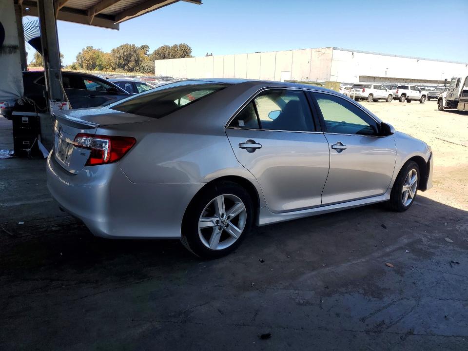 Photo 3 from auction – 2014 TOYOTA CAMRY with VIN 4T1BF1FK5EU418068