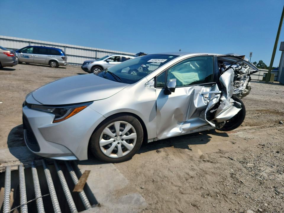 TOYOTA COROLLA 2022 with VIN JTDEPMAE9NJ224016 - Photo from auction