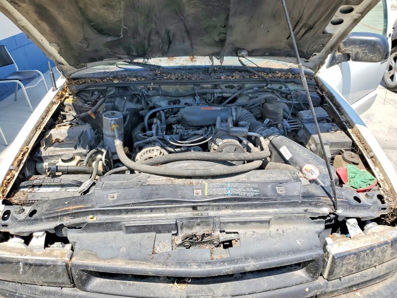 Photo 11 from auction – 2001 CHEVROLET BLAZER with VIN 1GNCT18WX1K163836