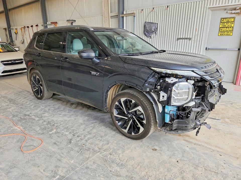 Photo 4 from auction – 2025 MITSUBISHI OUTLANDER with VIN JA4T5WA98SZ001968