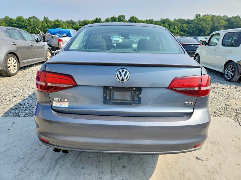 Photo 6 from auction – 2017 VOLKSWAGEN JETTA with VIN 3VW2B7AJ4HM212148