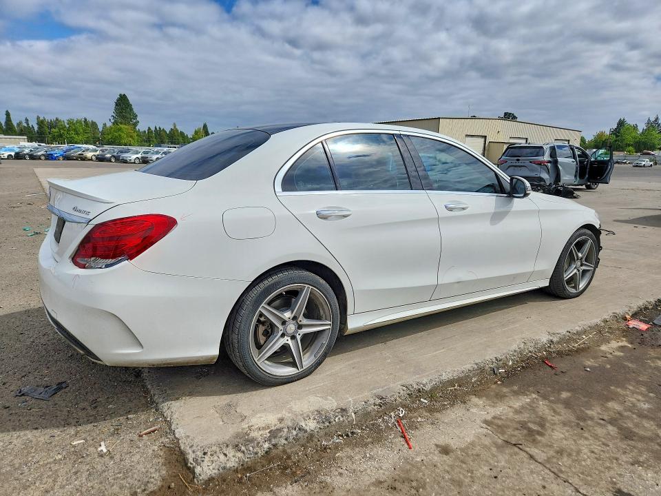 صورة رقم 3 من المزاد - 2017 MERCEDES-BENZ C مع VIN 55SWF4KB4HU208084