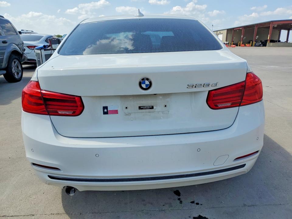 Zdjęcie 6 z aukcji – 2017 BMW 328 z VIN WBA8E5C52HK388709