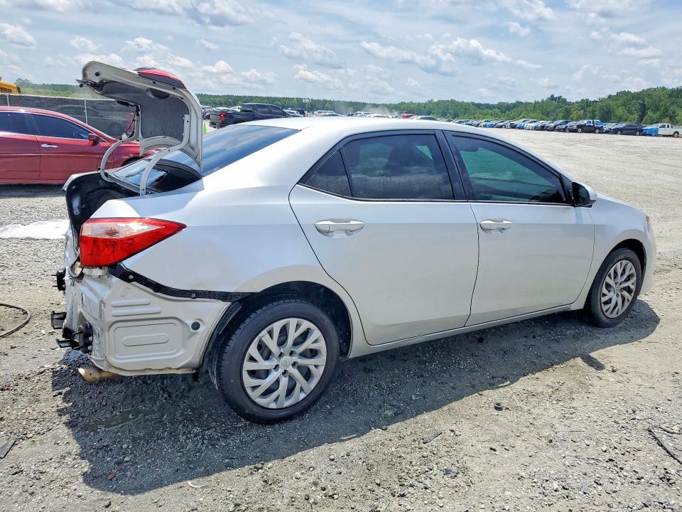Photo 3 from auction – 2018 TOYOTA COROLLA with VIN 5YFBURHE4JP816816