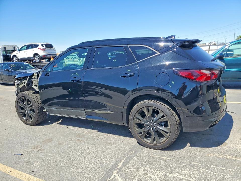 Photo 2 from auction – 2022 CHEVROLET BLAZER with VIN 3GNKBKRS4NS132754