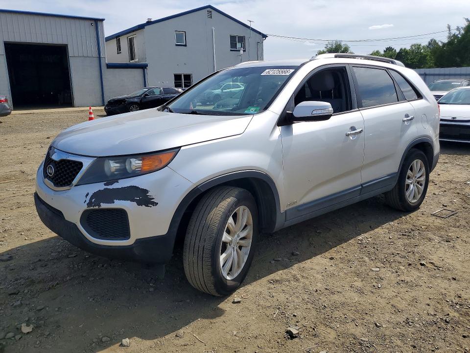 KIA SORENTO 2011 с VIN 5XYKTDA28BG047670 - Снимка от търг