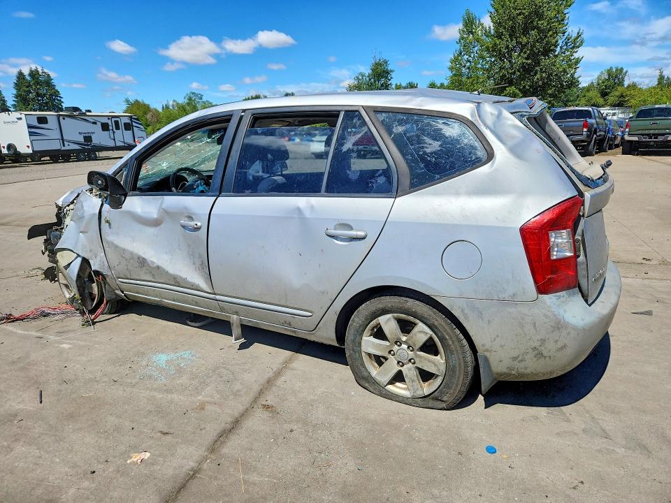 Photo 2 from auction – 2008 KIA RONDO with VIN KNAFG525987151804