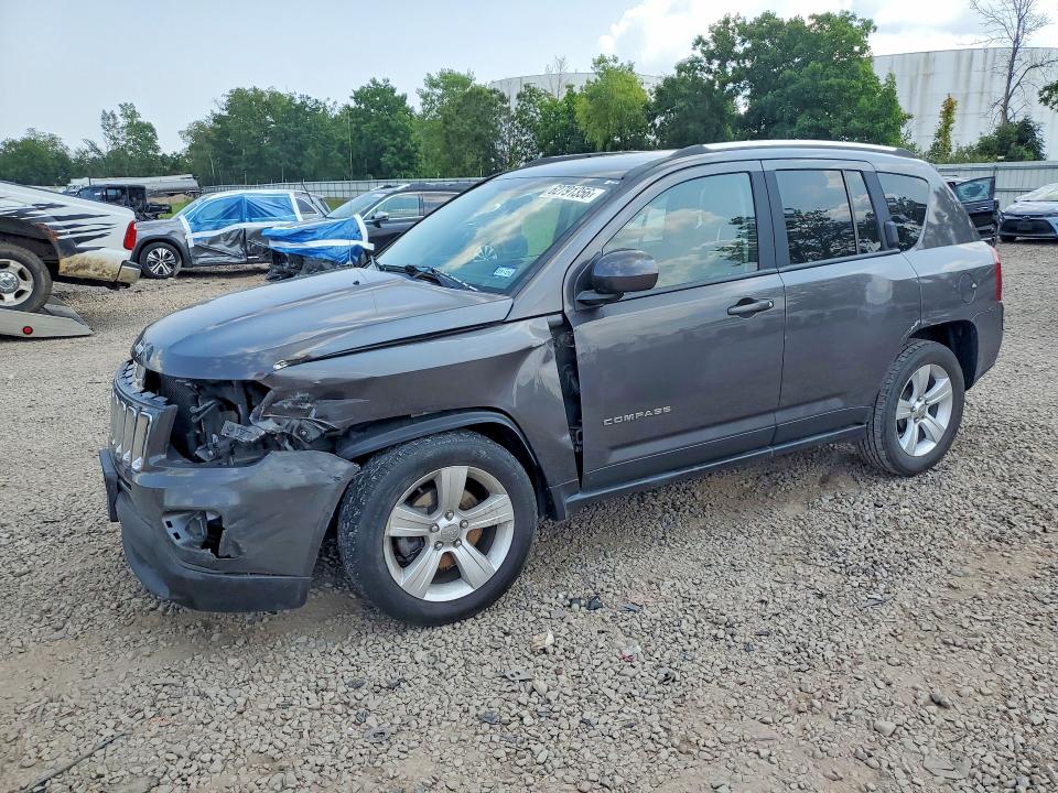 JEEP COMPASS 2015 with VIN 1C4NJCEA7FD170878 - Photo from auction